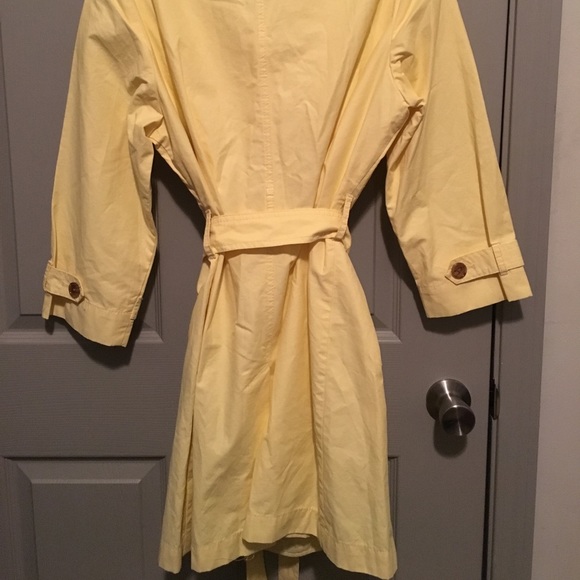 GAP yellow short trench jacket. - Picture 4 of 7
